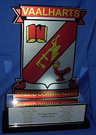 Profile cut and printed glass trophy