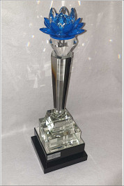 Crystal Protea Award with Blue Protea detail